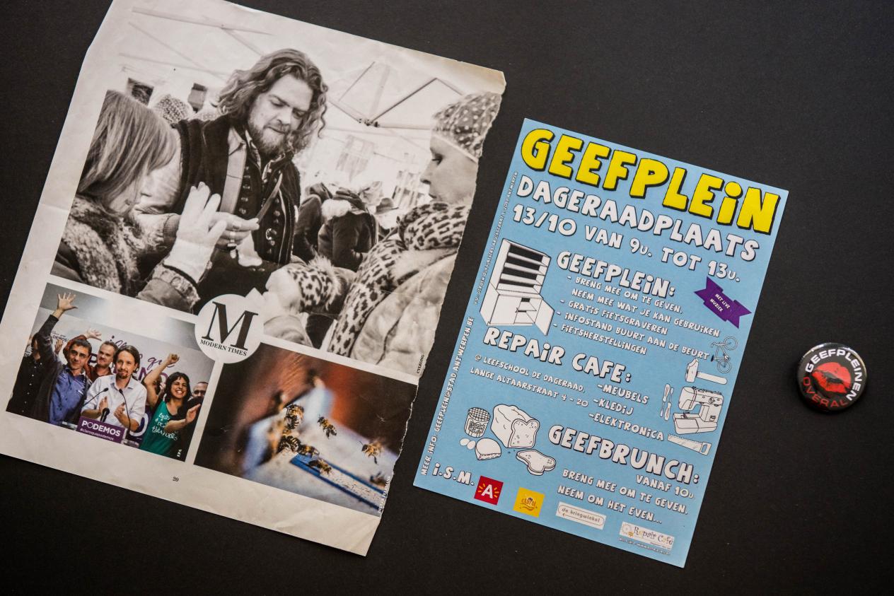 Flyer en advertentie over de geefpleinen