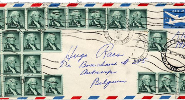 envelop met postzegels nin aan raes