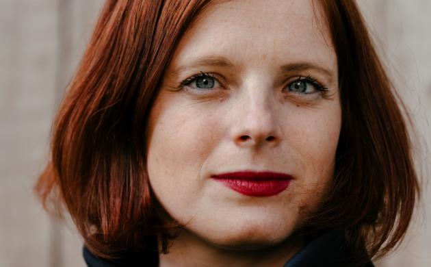 Portretfoto van Anneleen van Offel
