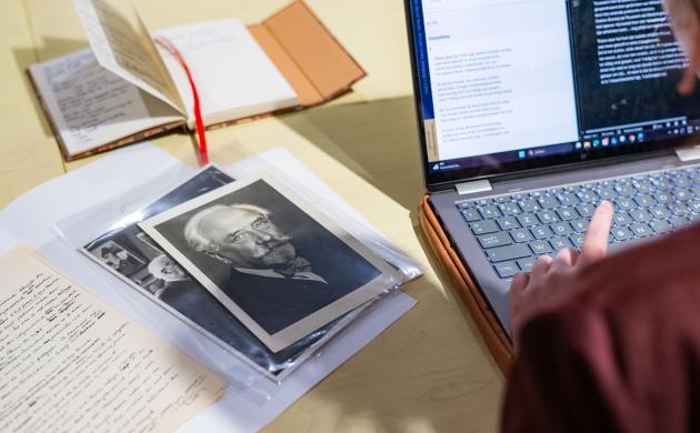 Archiefonderzoek in het Letterenhuis