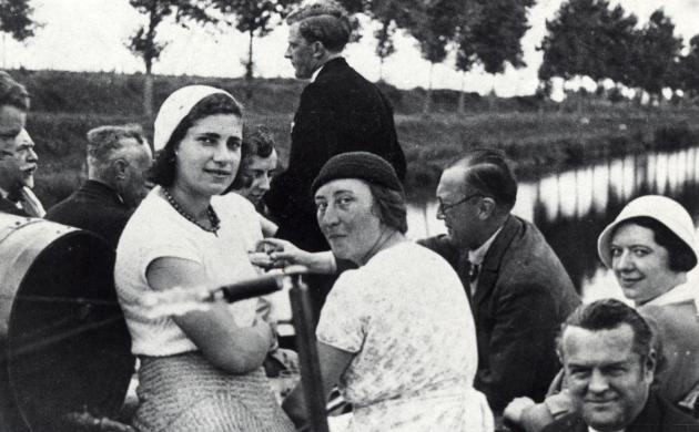 Esther Lurie, Herman Teirlinck en anderen (1933?)