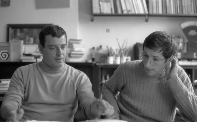 Jeroen Brouwers en grafisch vormgever Karel Martens, 1969