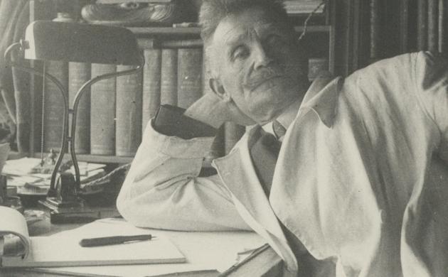 Stijn Streuvels in zijn werkkamer, 1924