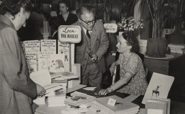 Leen van Marcke op de Boekenbeurs, jaren '50