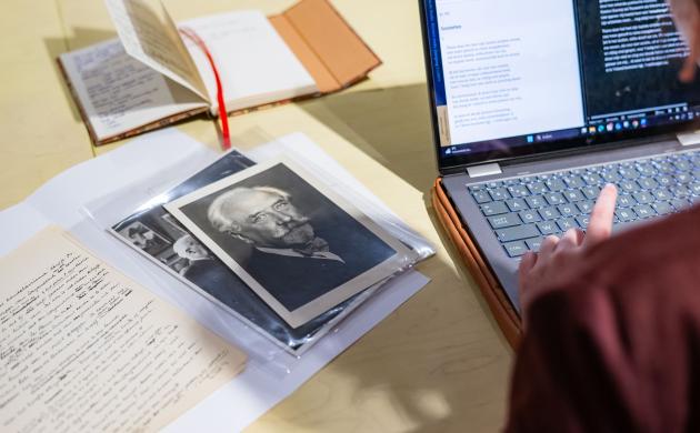 Archiefonderzoek in het Letterenhuis