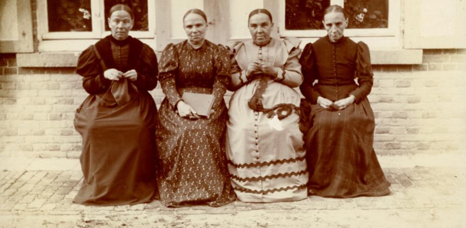 De dochters van J.D. Courtmans-Berchmans