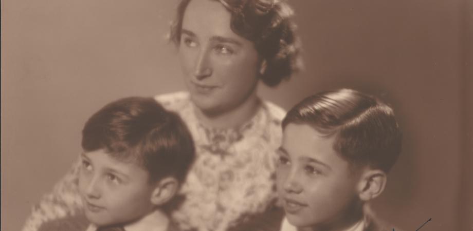Leen van Marcke met haar zoontjes